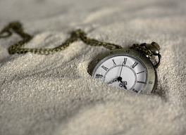 Thumb pocket watch 3156771 1920
